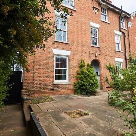 Fantastic Central Stratford Two Bedroom Apartment By Purestay Short Lets & Serviced Accommodation With Parking Exterior foto