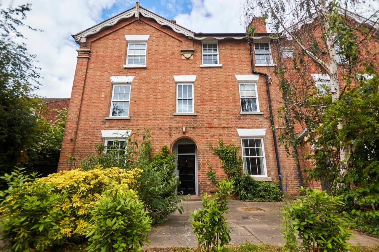 Fantastic Central Stratford Two Bedroom Apartment By Purestay Short Lets & Serviced Accommodation With Parking Exterior foto