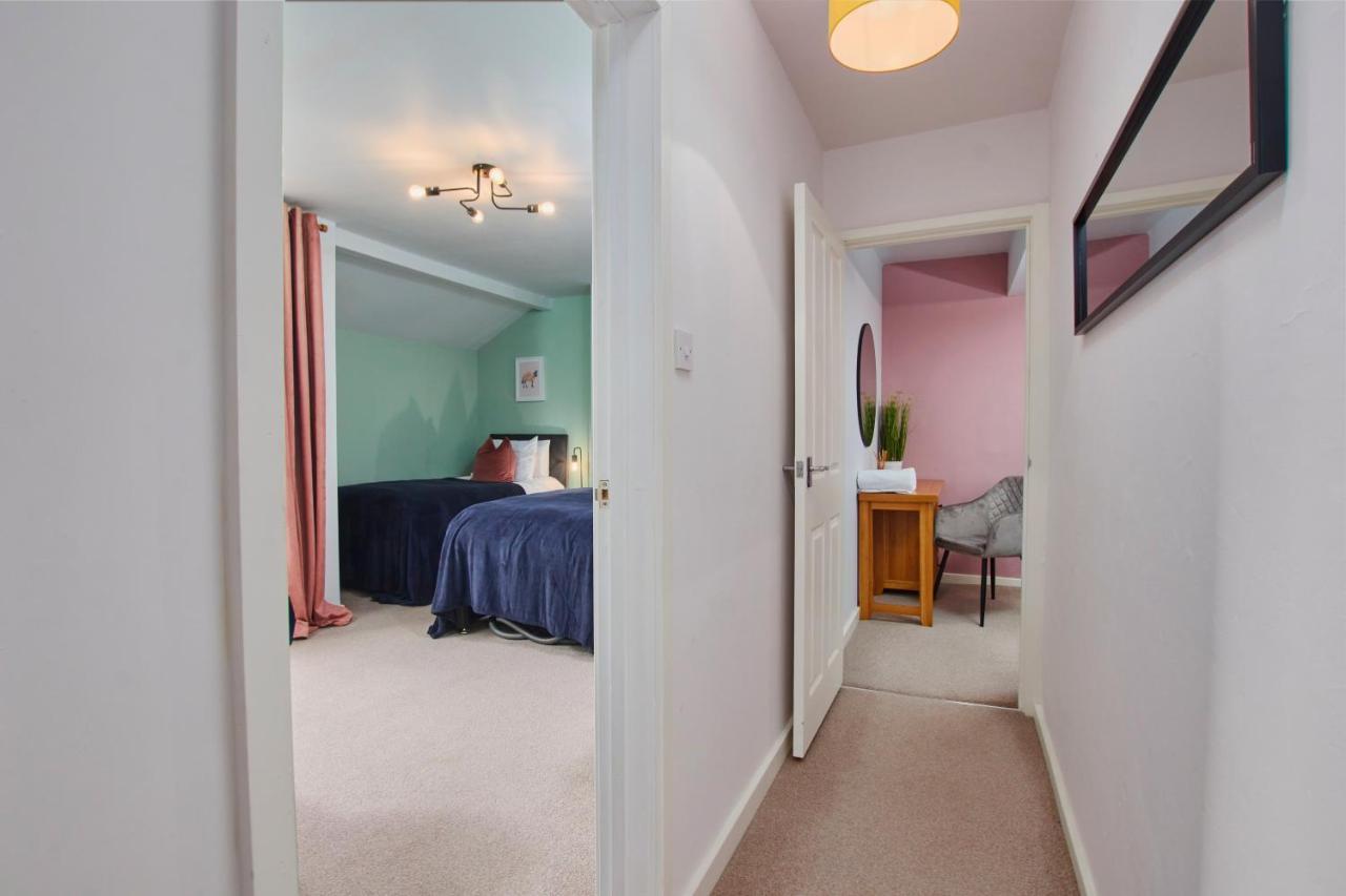 Fantastic Central Stratford Two Bedroom Apartment By Purestay Short Lets & Serviced Accommodation With Parking Exterior foto