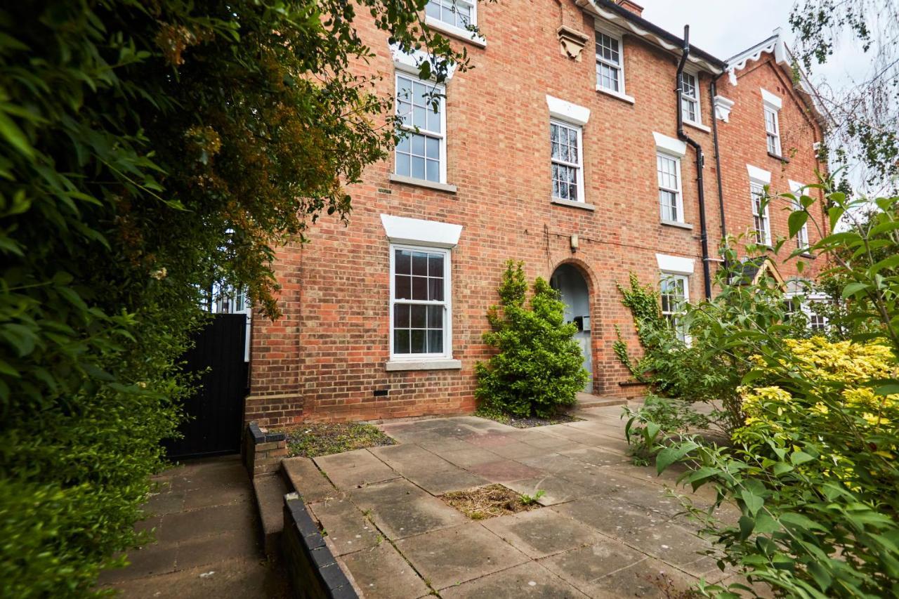 Fantastic Central Stratford Two Bedroom Apartment By Purestay Short Lets & Serviced Accommodation With Parking Exterior foto